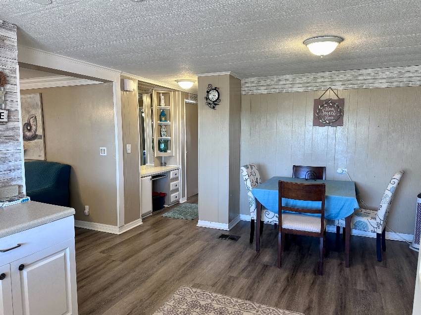 7520 Westwood Dr a Ellenton, FL Mobile or Manufactured Home for Sale