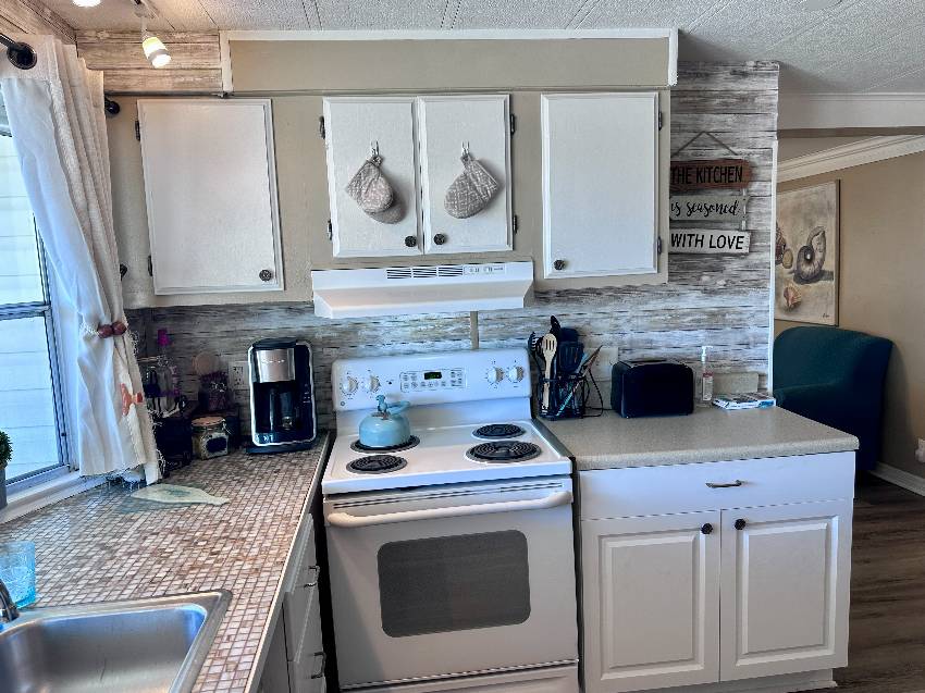 7520 Westwood Dr a Ellenton, FL Mobile or Manufactured Home for Sale