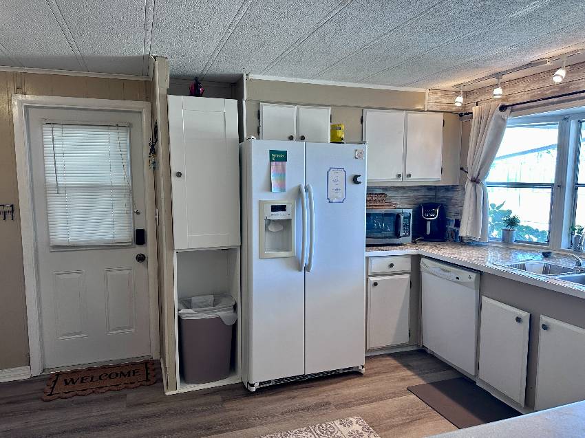 7520 Westwood Dr a Ellenton, FL Mobile or Manufactured Home for Sale