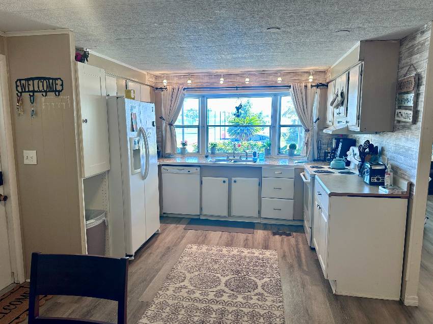 7520 Westwood Dr a Ellenton, FL Mobile or Manufactured Home for Sale