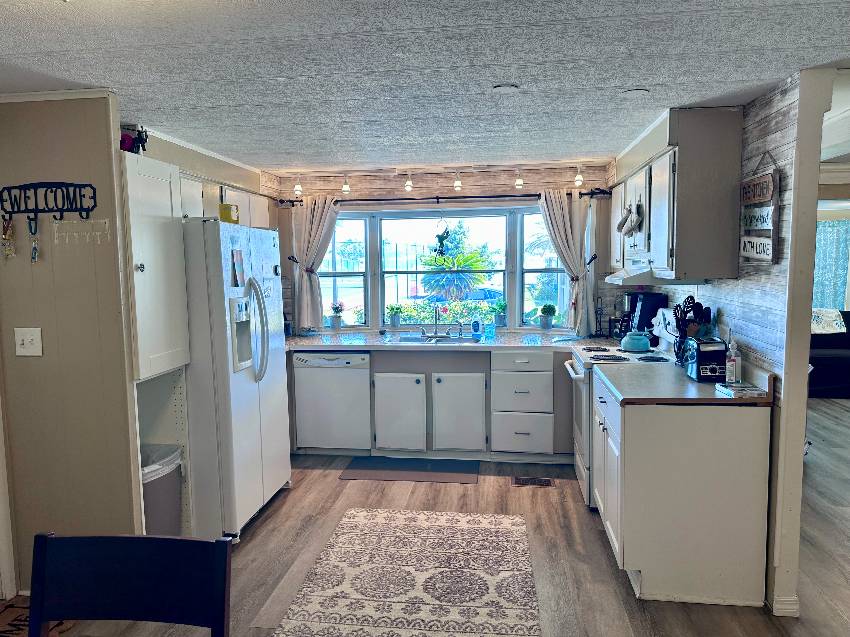 7520 Westwood Dr a Ellenton, FL Mobile or Manufactured Home for Sale