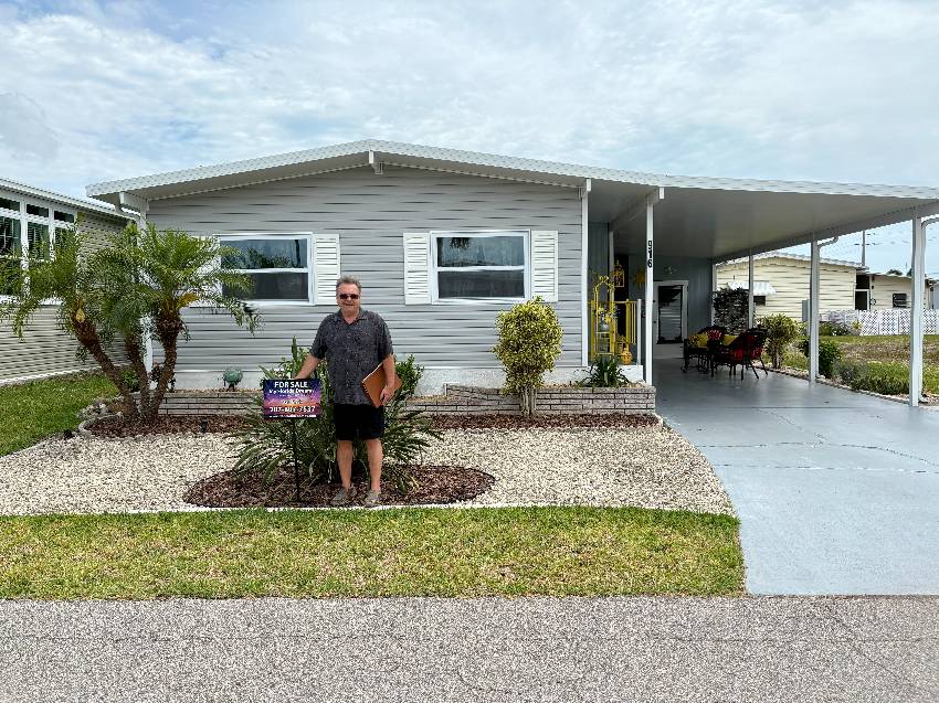 916 Roseau a Venice, FL Mobile or Manufactured Home for Sale