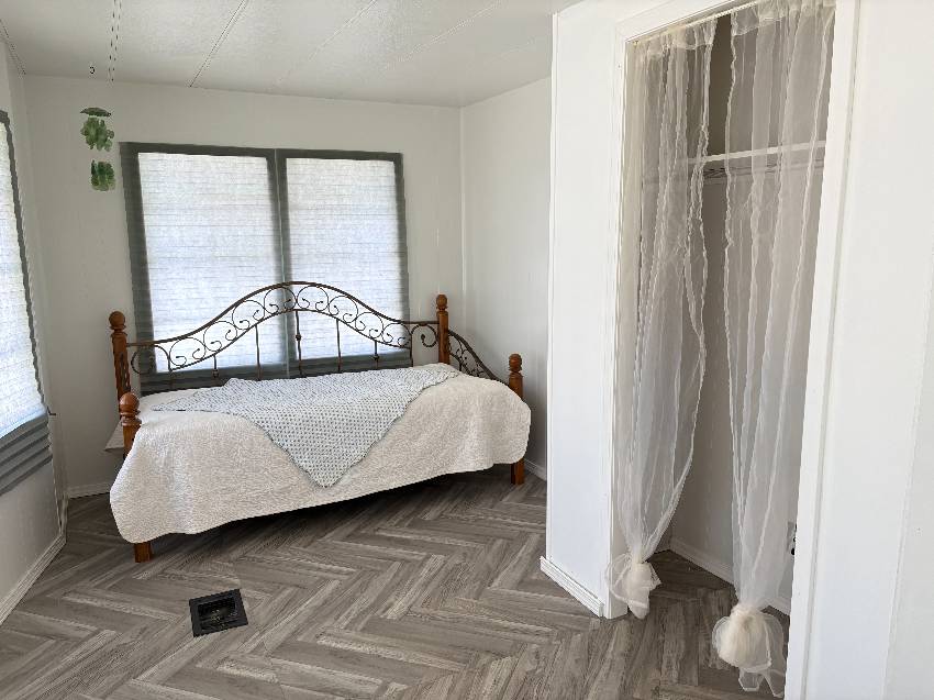 977 Antigua a Venice, FL Mobile or Manufactured Home for Sale