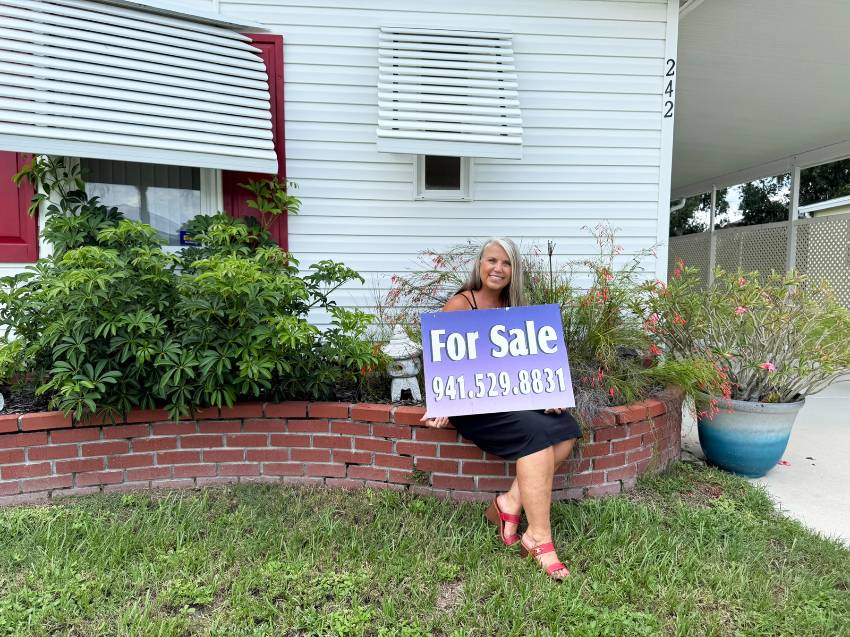 242 Gardenia Lane a Parrish, FL Mobile or Manufactured Home for Sale