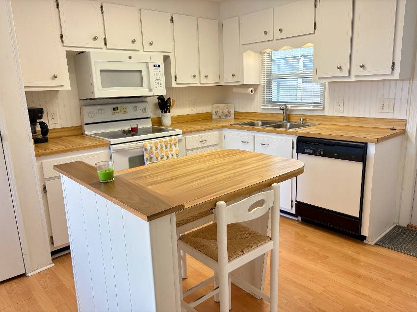 433 Bimini a Venice, FL Mobile or Manufactured Home for Sale