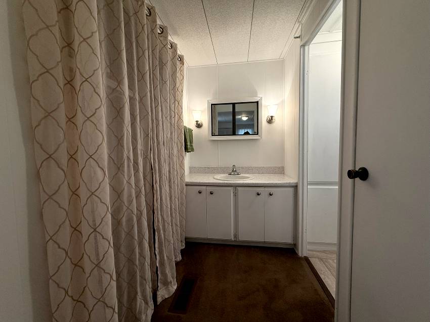 940 Siesta Dr a Ellenton, FL Mobile or Manufactured Home for Sale