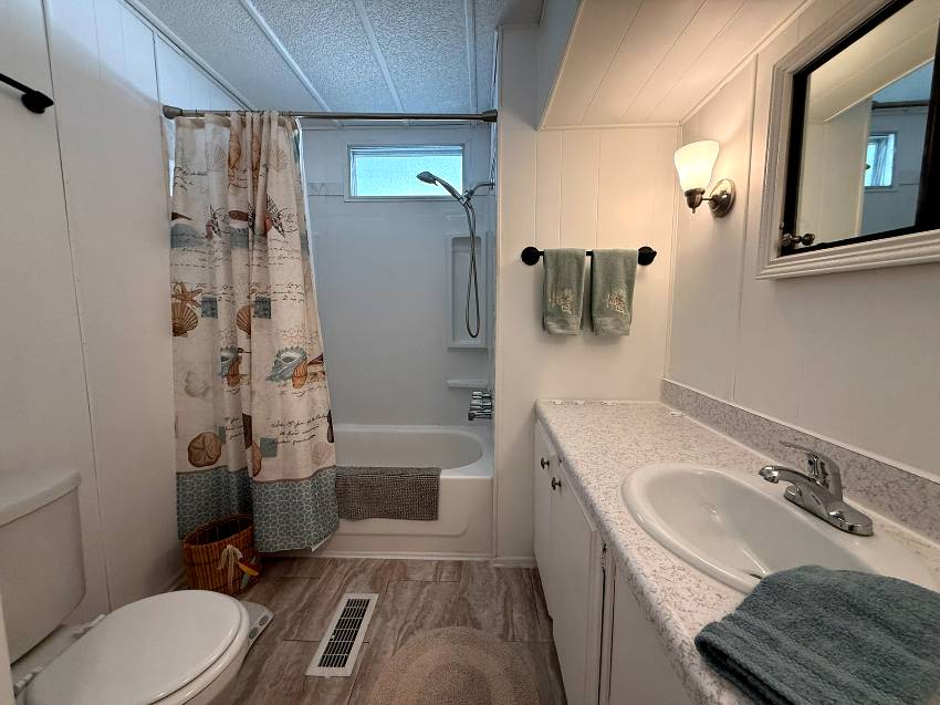 940 Siesta Dr a Ellenton, FL Mobile or Manufactured Home for Sale