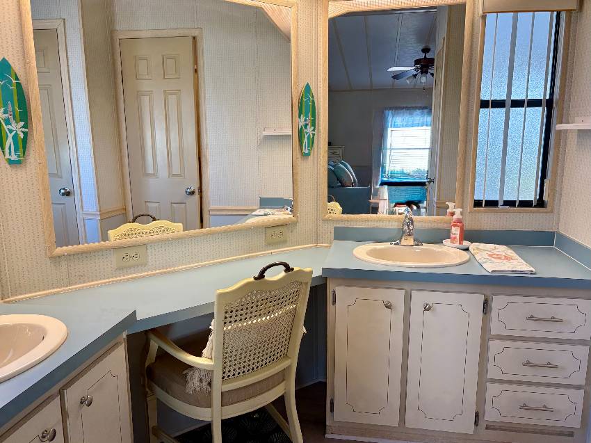 1215 Hispaniola Way a Venice, FL Mobile or Manufactured Home for Sale