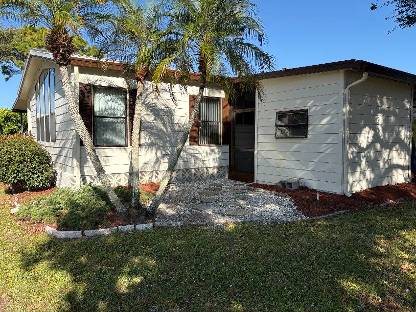 1215 Hispaniola Way a Venice, FL Mobile or Manufactured Home for Sale