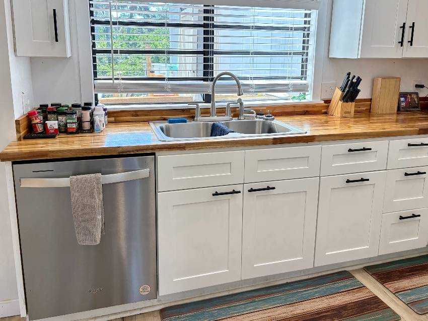 1300 N River Road, Lot R26 a Venice, FL Mobile or Manufactured Home for Sale