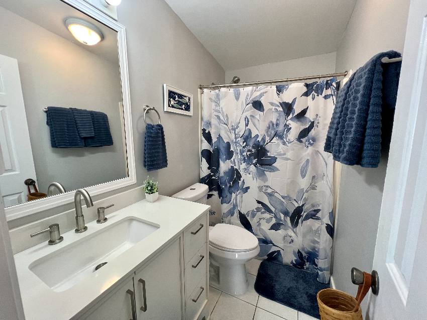 9833 Sucia Circle a Parrish, FL Mobile or Manufactured Home for Sale