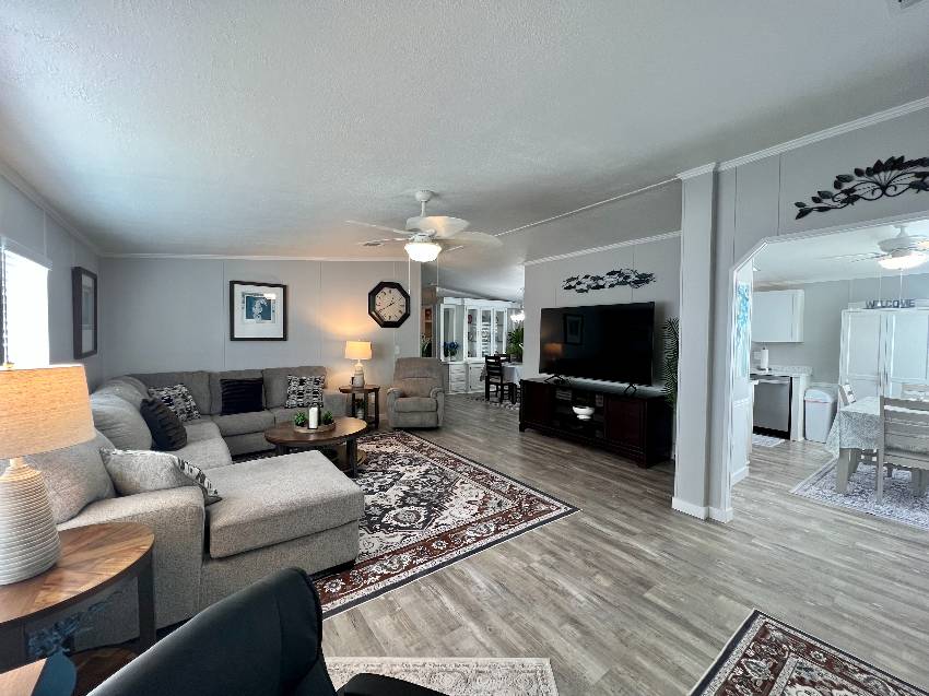 9833 Sucia Circle a Parrish, FL Mobile or Manufactured Home for Sale