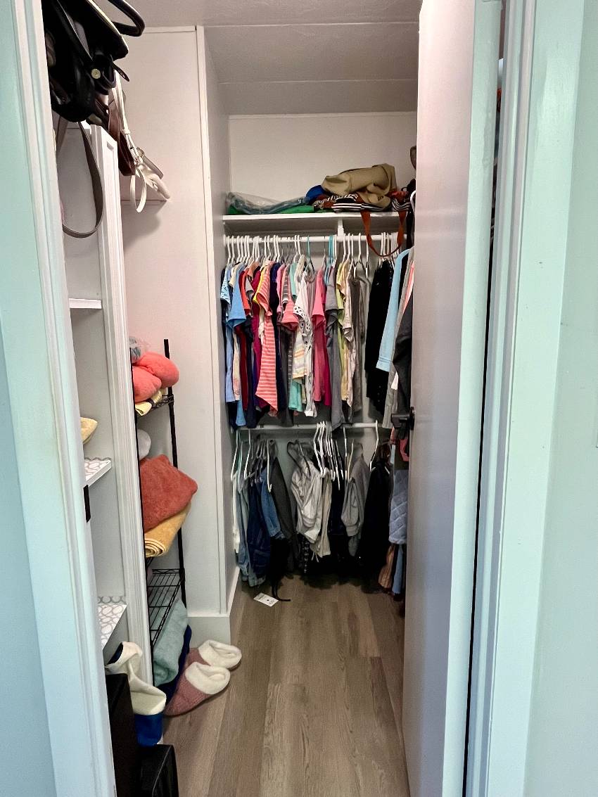 1203 N Indies Circle a Venice, FL Mobile or Manufactured Home for Sale