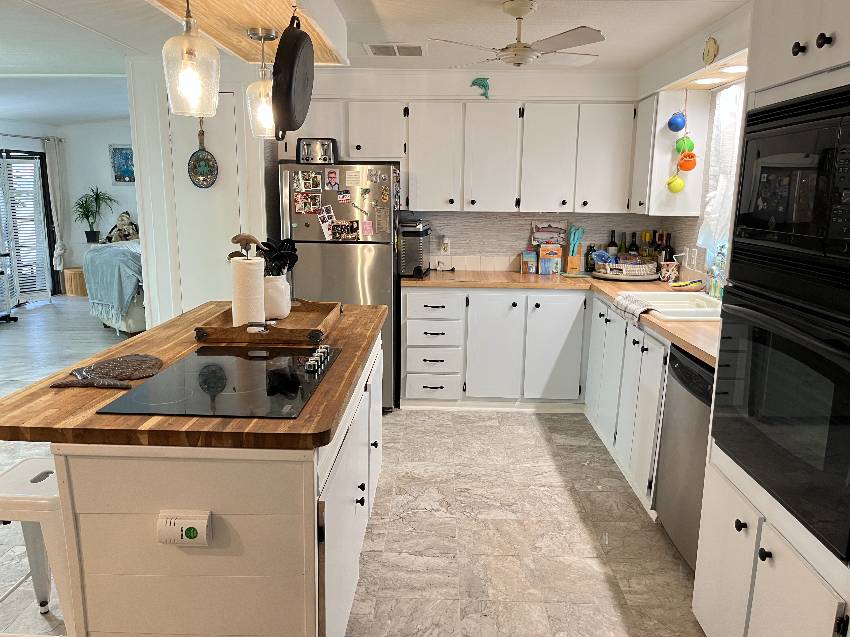 1178 Juanita Circle a Venice, FL Mobile or Manufactured Home for Sale