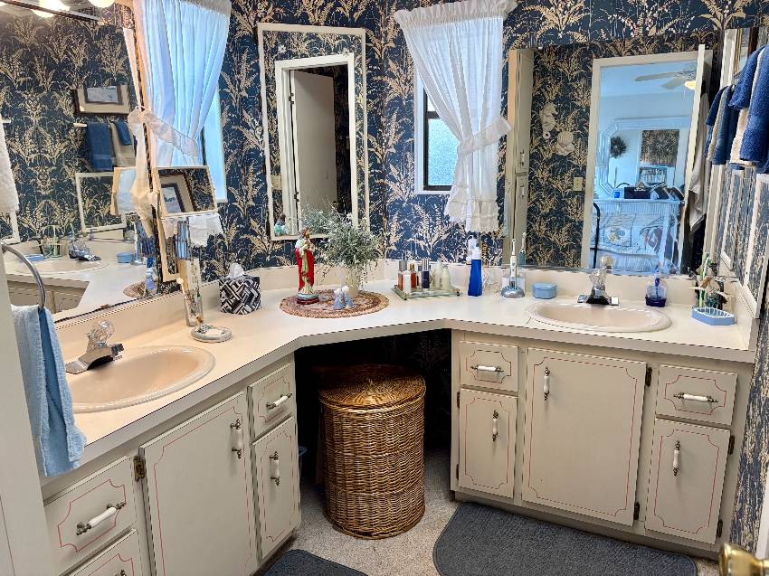 1265 N Indies Circle a Venice, FL Mobile or Manufactured Home for Sale