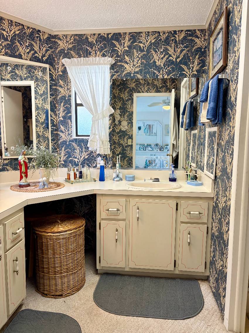 1265 N Indies Circle a Venice, FL Mobile or Manufactured Home for Sale