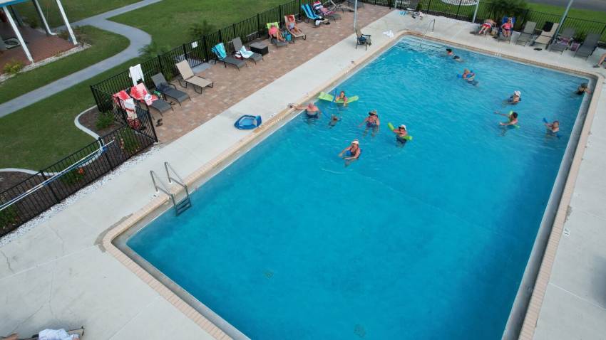 Little Willie's RV Resort - Mobile Home Community