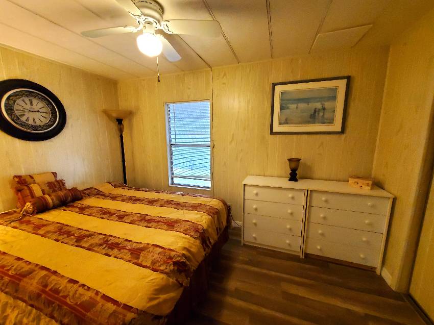 Ellenton, FL Mobile Home for Sale at 517 Edgewater Dr Ellenton, FL