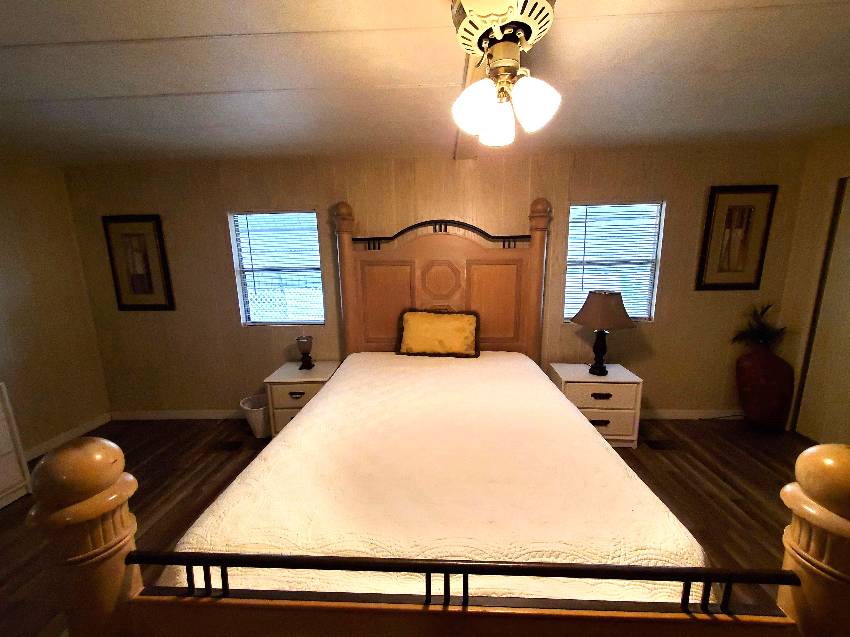 Ellenton, FL Mobile Home for Sale at 517 Edgewater Dr Ellenton, FL