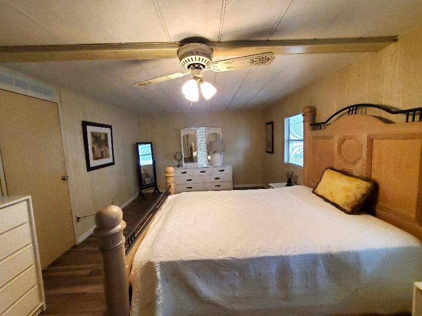 Ellenton, FL Mobile Home for Sale at 517 Edgewater Dr Ellenton, FL