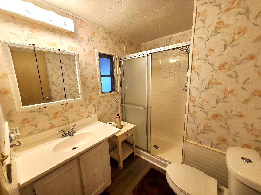 Ellenton, FL Mobile Home for Sale at 517 Edgewater Dr Ellenton, FL