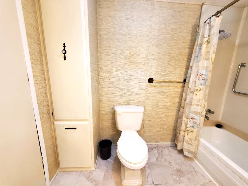 Ellenton, FL Mobile Home for Sale at 199 Poinciana Dr Ellenton, FL