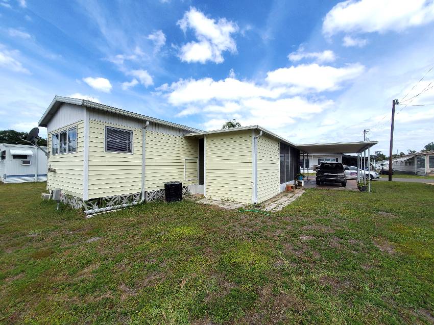 Palmetto, FL Mobile Home for Sale at 11 Kingsport Ave Palmetto, FL