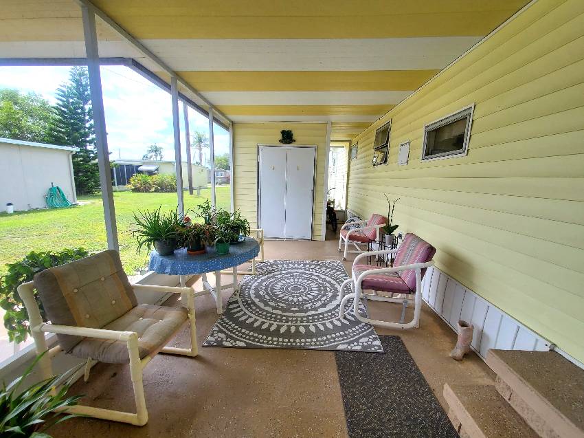 Palmetto, FL Mobile Home for Sale at 11 Kingsport Ave Palmetto, FL