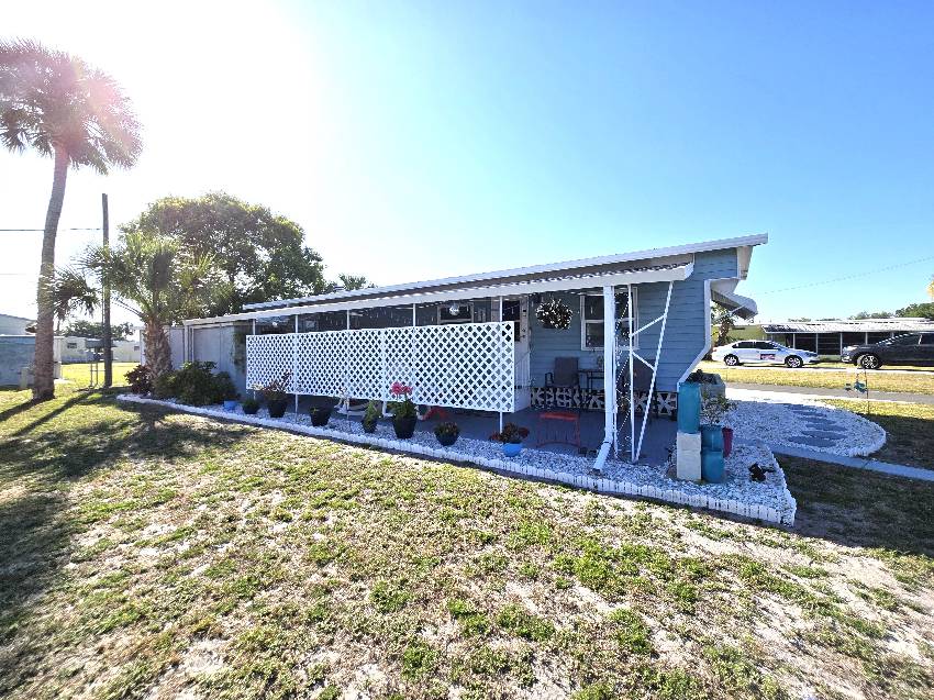 27 Lakeview Dr a Palmetto, FL Mobile or Manufactured Home for Sale