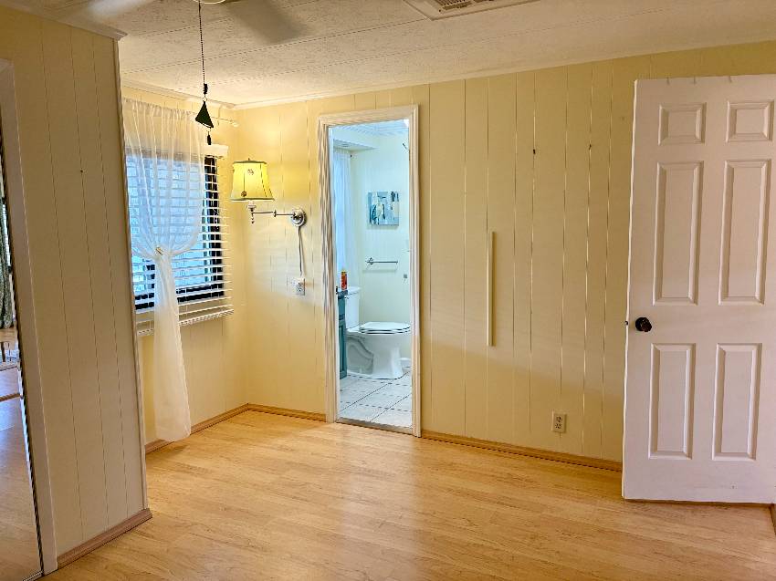 1256 N Indies Circle a Venice, FL Mobile or Manufactured Home for Sale