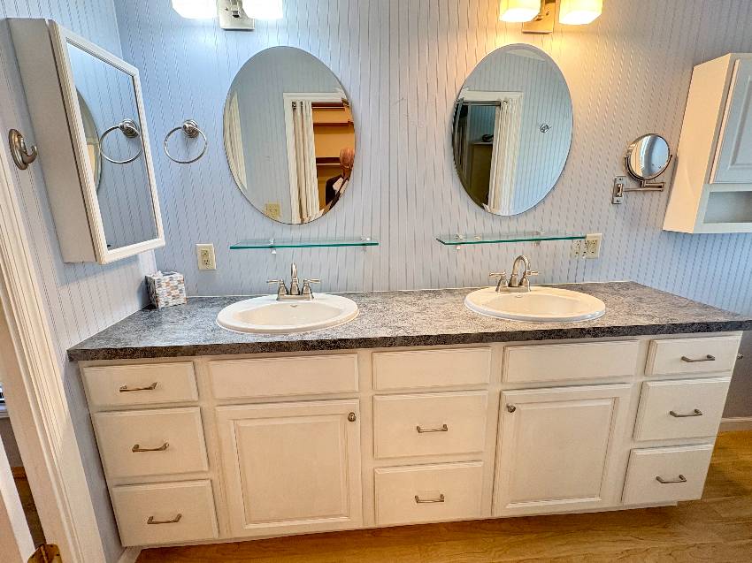 1256 N Indies Circle a Venice, FL Mobile or Manufactured Home for Sale
