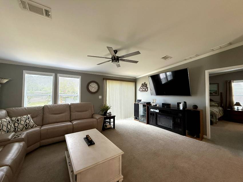 7412 Queens Way a Ellenton, FL Mobile or Manufactured Home for Sale