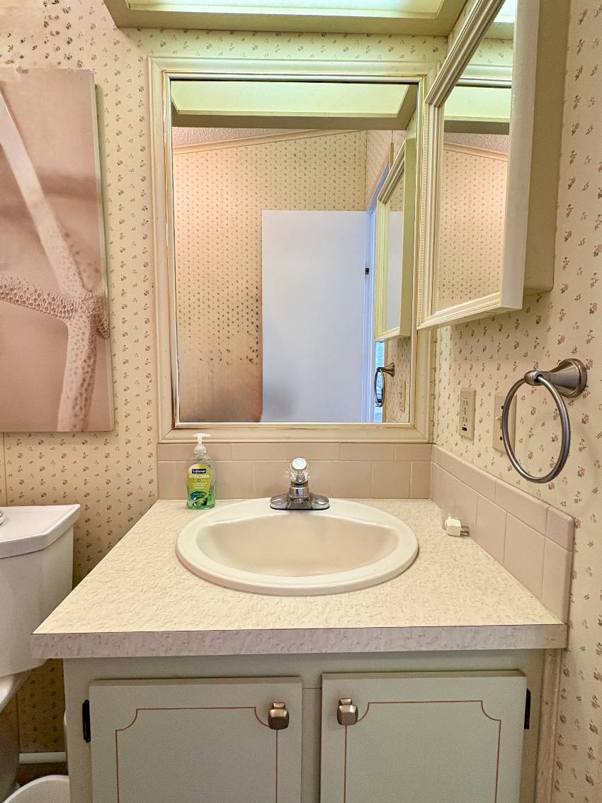 1172 Juanita Circle a Venice, FL Mobile or Manufactured Home for Sale