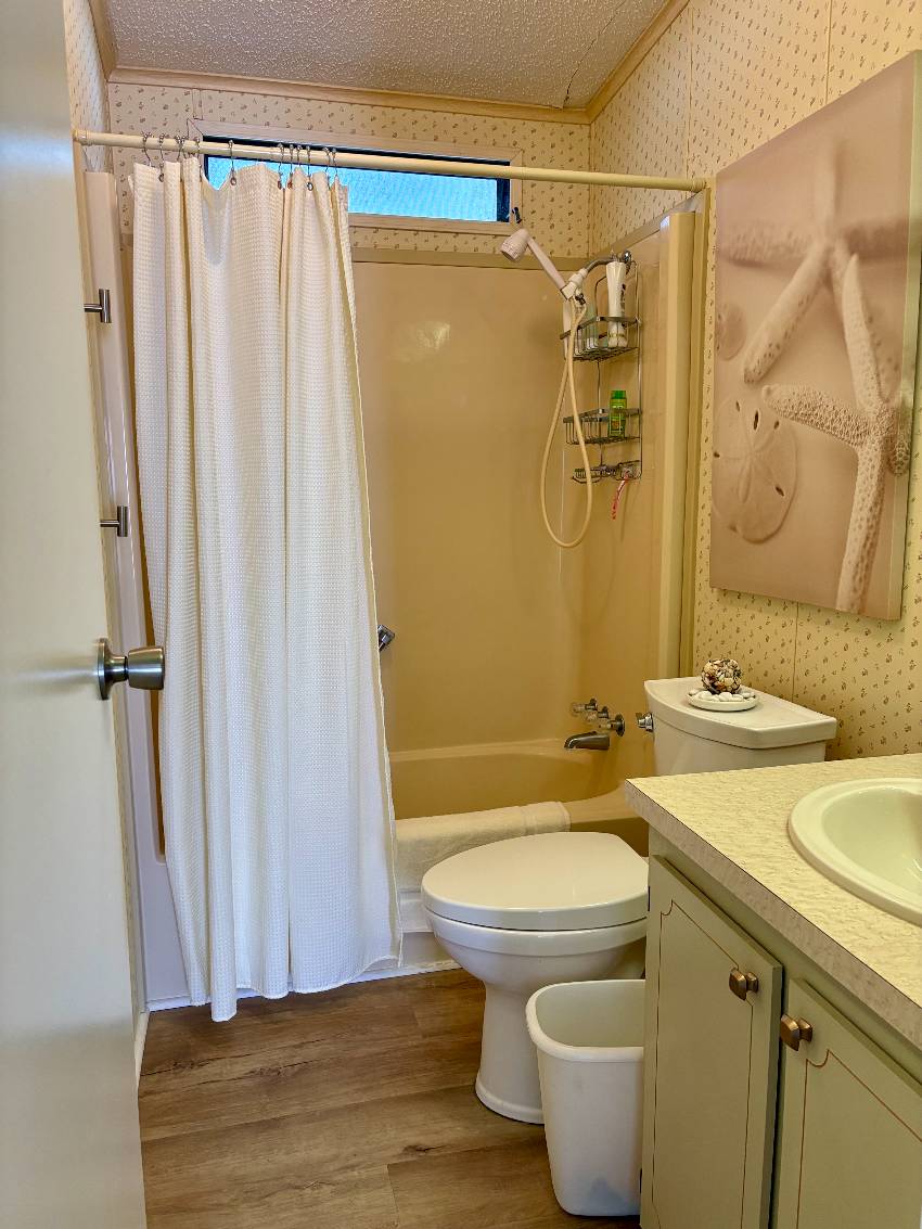 1172 Juanita Circle a Venice, FL Mobile or Manufactured Home for Sale