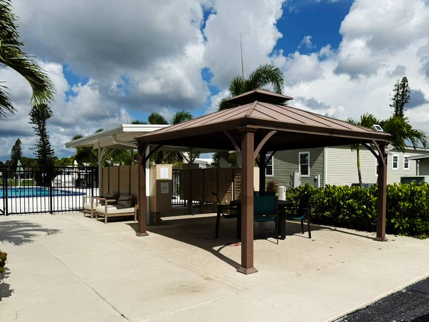 18 Date St a Bradenton, FL Mobile or Manufactured Home for Sale