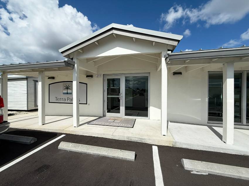 18 Date St a Bradenton, FL Mobile or Manufactured Home for Sale