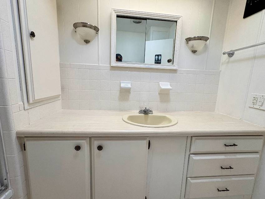 956 Bonaire E a Venice, FL Mobile or Manufactured Home for Sale