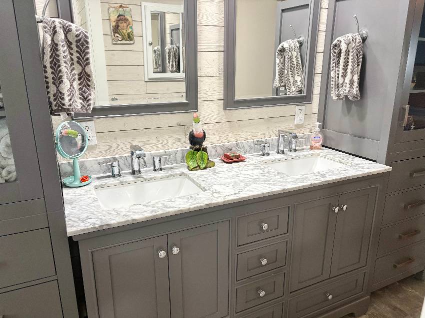 1239 N Indies Circle a Venice, FL Mobile or Manufactured Home for Sale