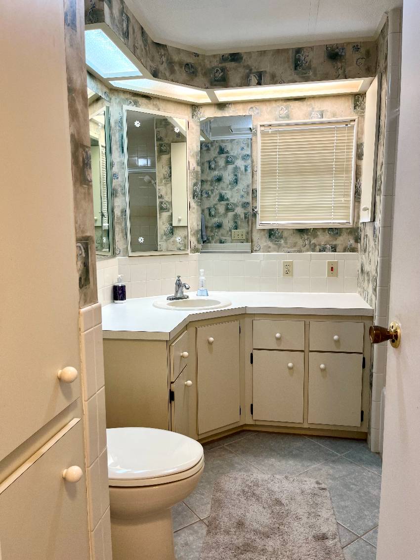 1268 S Indies Circle a Venice, FL Mobile or Manufactured Home for Sale