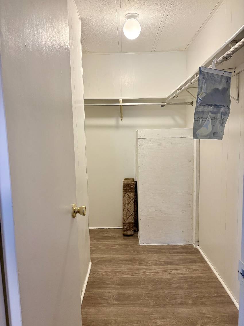 982 Vincent E a Venice, FL Mobile or Manufactured Home for Sale