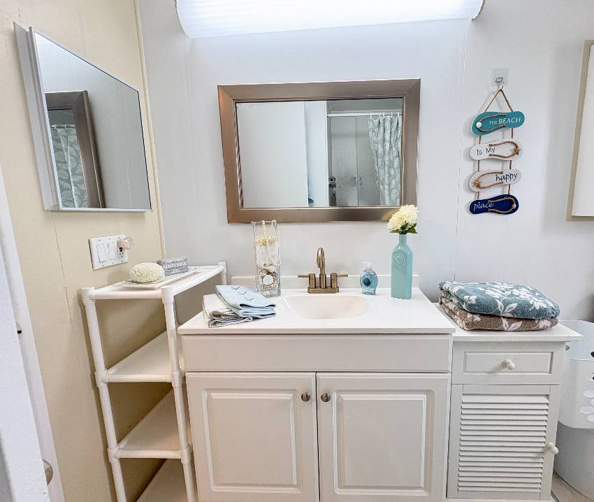 982 Vincent E a Venice, FL Mobile or Manufactured Home for Sale