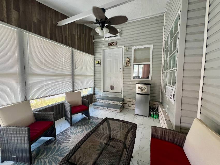9814 Sucia Circle a Parrish, FL Mobile or Manufactured Home for Sale