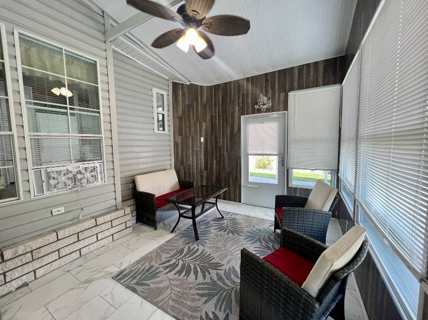 9814 Sucia Circle a Parrish, FL Mobile or Manufactured Home for Sale