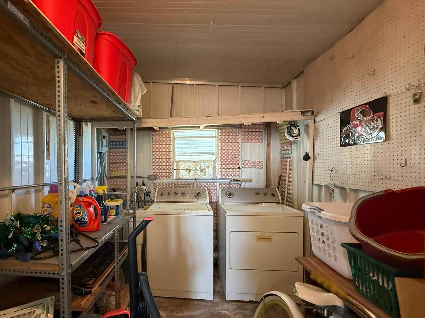 7323 Westwood Dr a Ellenton, FL Mobile or Manufactured Home for Sale