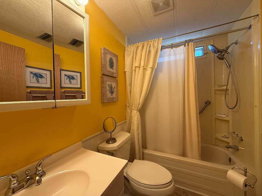 7323 Westwood Dr a Ellenton, FL Mobile or Manufactured Home for Sale