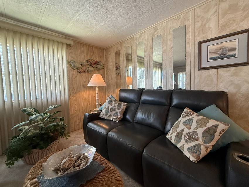 7323 Westwood Dr a Ellenton, FL Mobile or Manufactured Home for Sale