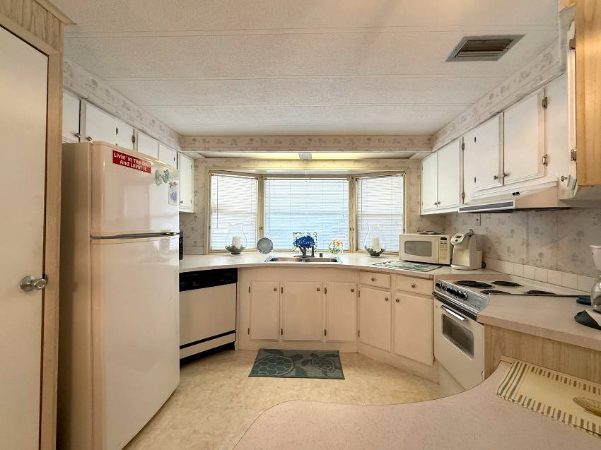 7323 Westwood Dr a Ellenton, FL Mobile or Manufactured Home for Sale