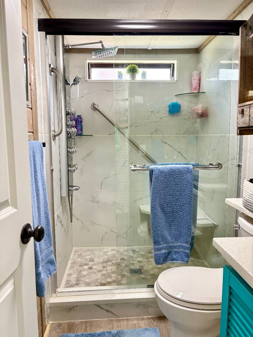 1300 N River Road, Lot E20 a Venice, FL Mobile or Manufactured Home for Sale