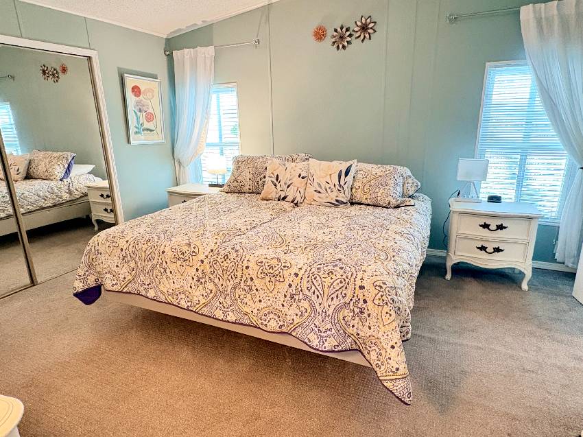 1286 S Indies Circle a Venice, FL Mobile or Manufactured Home for Sale