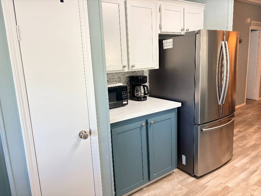 1286 S Indies Circle a Venice, FL Mobile or Manufactured Home for Sale